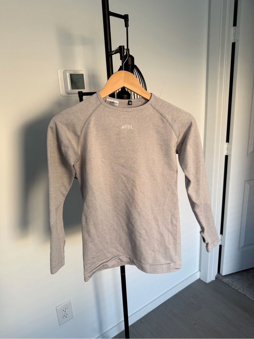 NWOT AYBL Motion Seamless Long Sleeve Top | Light Grey